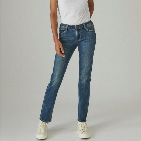 Mid Rise Sweet Straight Lucky Brand Jeans NWT - Picture 1 of 11